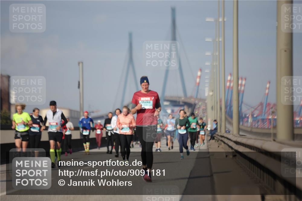 03.10.2025 - Köhlbrandbrückenlauf Jannik Wohlers http://msf.ph/oto/9091181 03.10.2025 10:10:52 Position 3  meine-sportfotos.de
