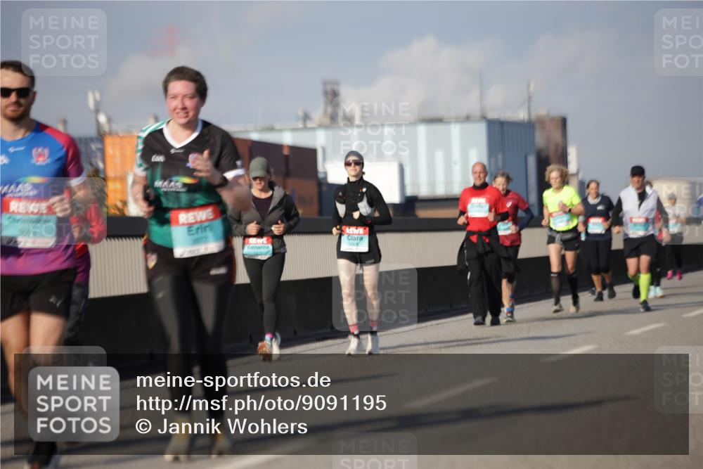 03.10.2025 - Köhlbrandbrückenlauf Jannik Wohlers http://msf.ph/oto/9091195 03.10.2025 10:10:53 Position 3 2018, 3677, 1969 meine-sportfotos.de