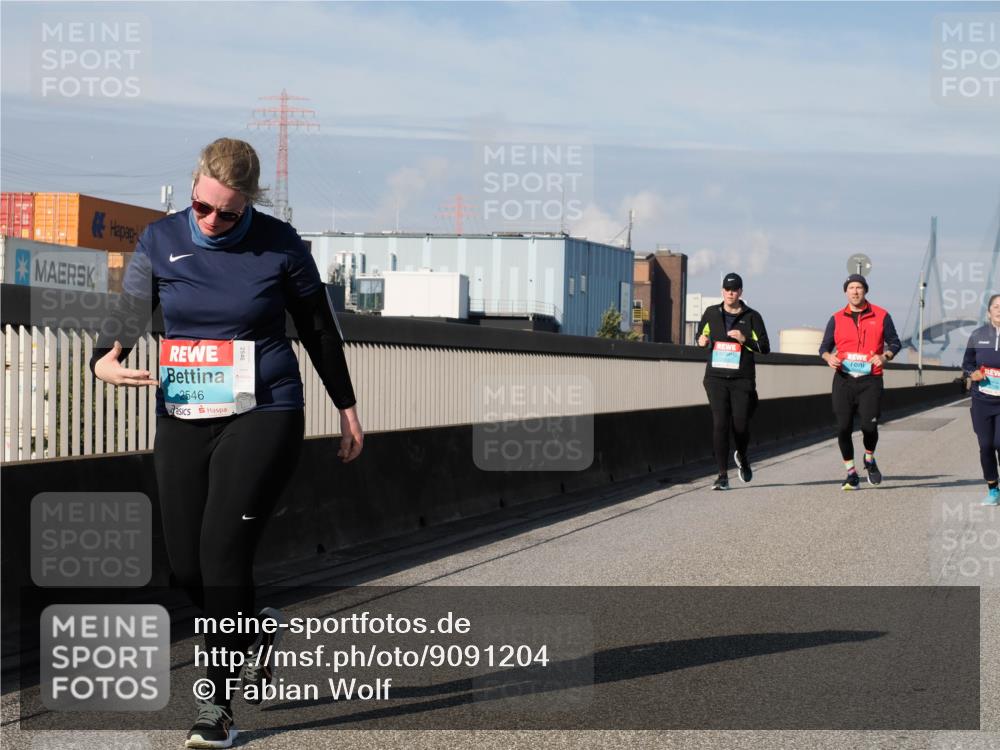 03.10.2025 - Köhlbrandbrückenlauf Fabian Wolf http://msf.ph/oto/9091204 03.10.2025 10:26:57 Position 3 2546 meine-sportfotos.de