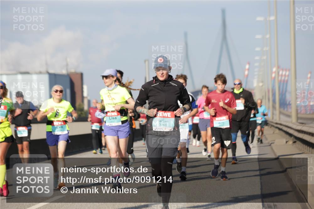 03.10.2025 - Köhlbrandbrückenlauf Jannik Wohlers http://msf.ph/oto/9091214 03.10.2025 09:59:20 Position 3 3107, 3761, 3727 meine-sportfotos.de