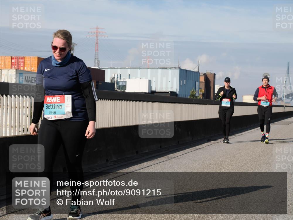 03.10.2025 - Köhlbrandbrückenlauf Fabian Wolf http://msf.ph/oto/9091215 03.10.2025 10:26:57 Position 3 2546 meine-sportfotos.de