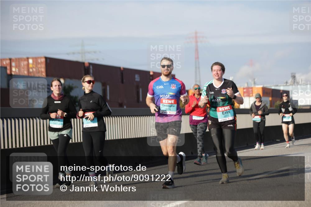 03.10.2025 - Köhlbrandbrückenlauf Jannik Wohlers http://msf.ph/oto/9091222 03.10.2025 10:10:54 Position 3 3076, 3077 meine-sportfotos.de