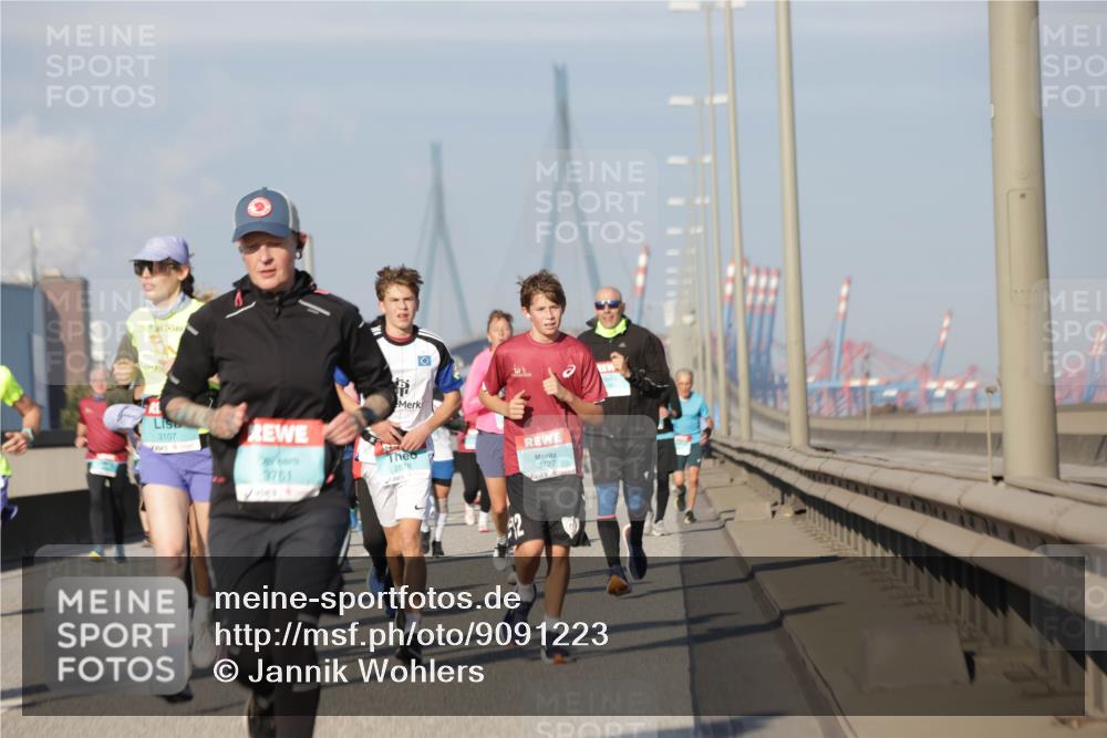 03.10.2025 - Köhlbrandbrückenlauf Jannik Wohlers http://msf.ph/oto/9091223 03.10.2025 09:59:21 Position 3 3107, 3761, 2878, 3727 meine-sportfotos.de