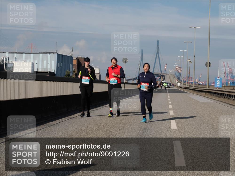 03.10.2025 - Köhlbrandbrückenlauf Fabian Wolf http://msf.ph/oto/9091226 03.10.2025 10:26:58 Position 3  meine-sportfotos.de