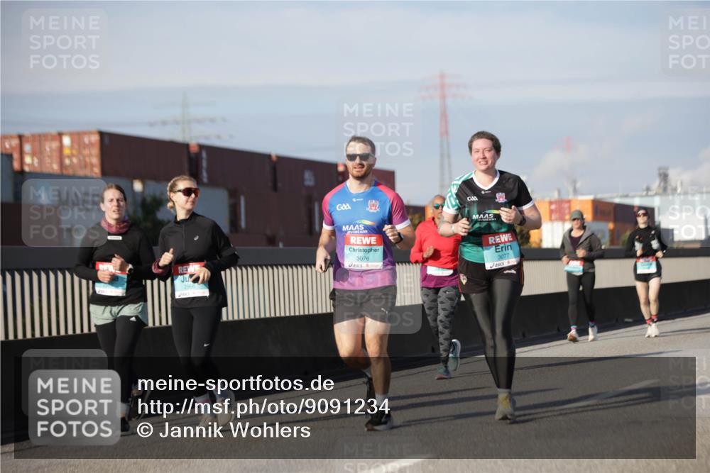 03.10.2025 - Köhlbrandbrückenlauf Jannik Wohlers http://msf.ph/oto/9091234 03.10.2025 10:10:54 Position 3 10, 3076, 3077 meine-sportfotos.de