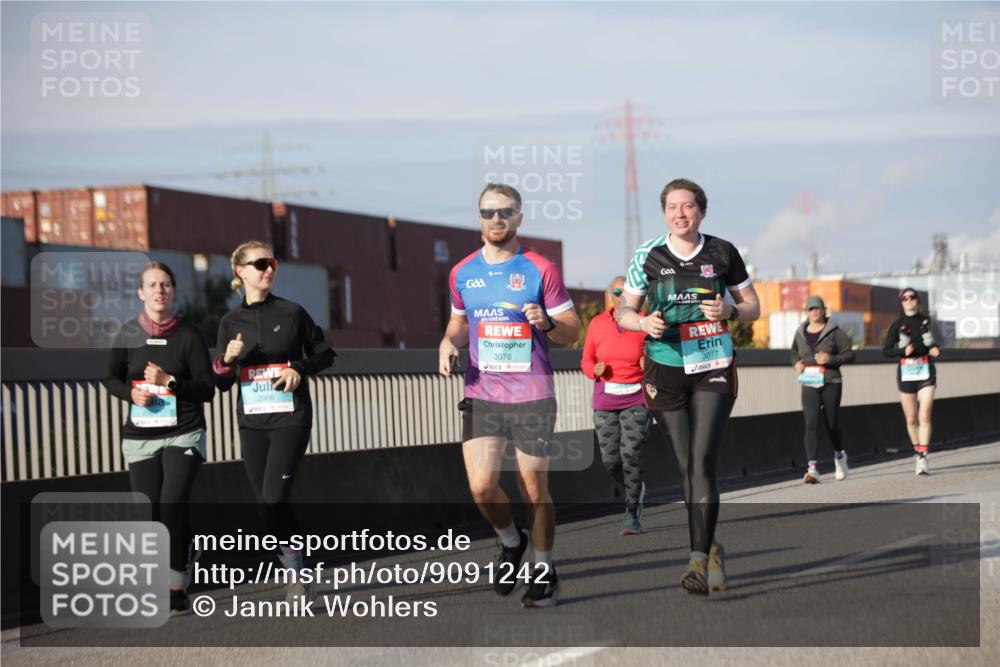 03.10.2025 - Köhlbrandbrückenlauf Jannik Wohlers http://msf.ph/oto/9091242 03.10.2025 10:10:54 Position 3 2966, 3076, 3077 meine-sportfotos.de