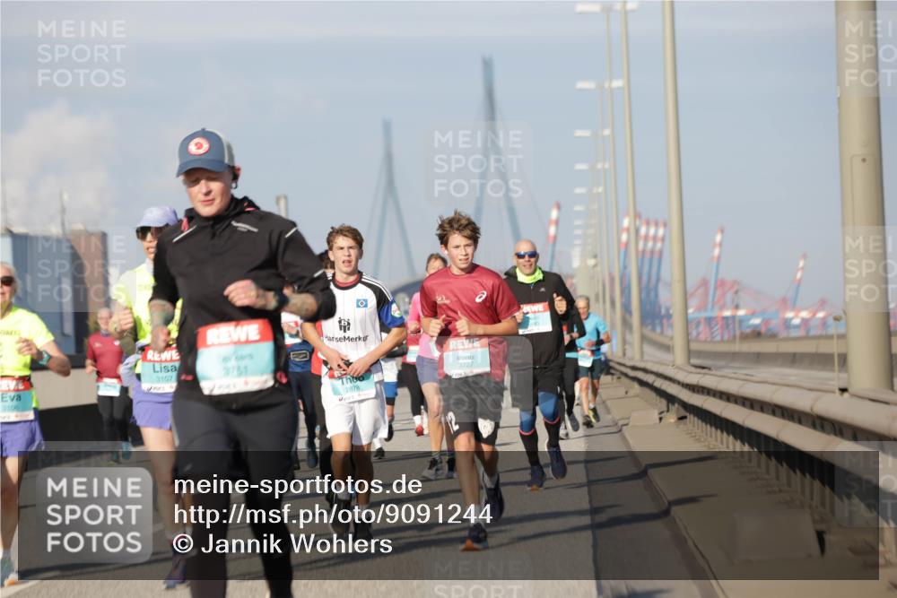 03.10.2025 - Köhlbrandbrückenlauf Jannik Wohlers http://msf.ph/oto/9091244 03.10.2025 09:59:21 Position 3 3107, 3761, 3105, 2878, 3727 meine-sportfotos.de