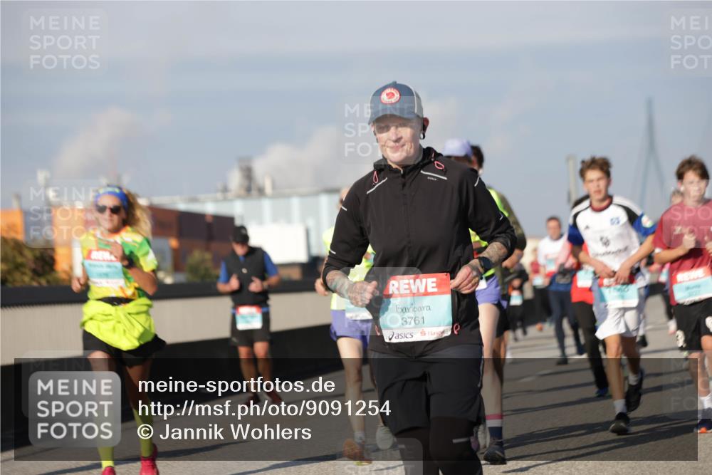 03.10.2025 - Köhlbrandbrückenlauf Jannik Wohlers http://msf.ph/oto/9091254 03.10.2025 09:59:22 Position 3 3761, 8 meine-sportfotos.de