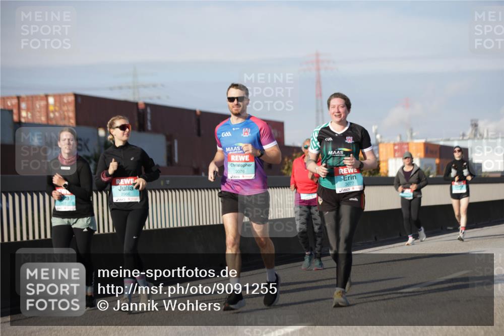 03.10.2025 - Köhlbrandbrückenlauf Jannik Wohlers http://msf.ph/oto/9091255 03.10.2025 10:10:54 Position 3 2966, 3076, 3077 meine-sportfotos.de