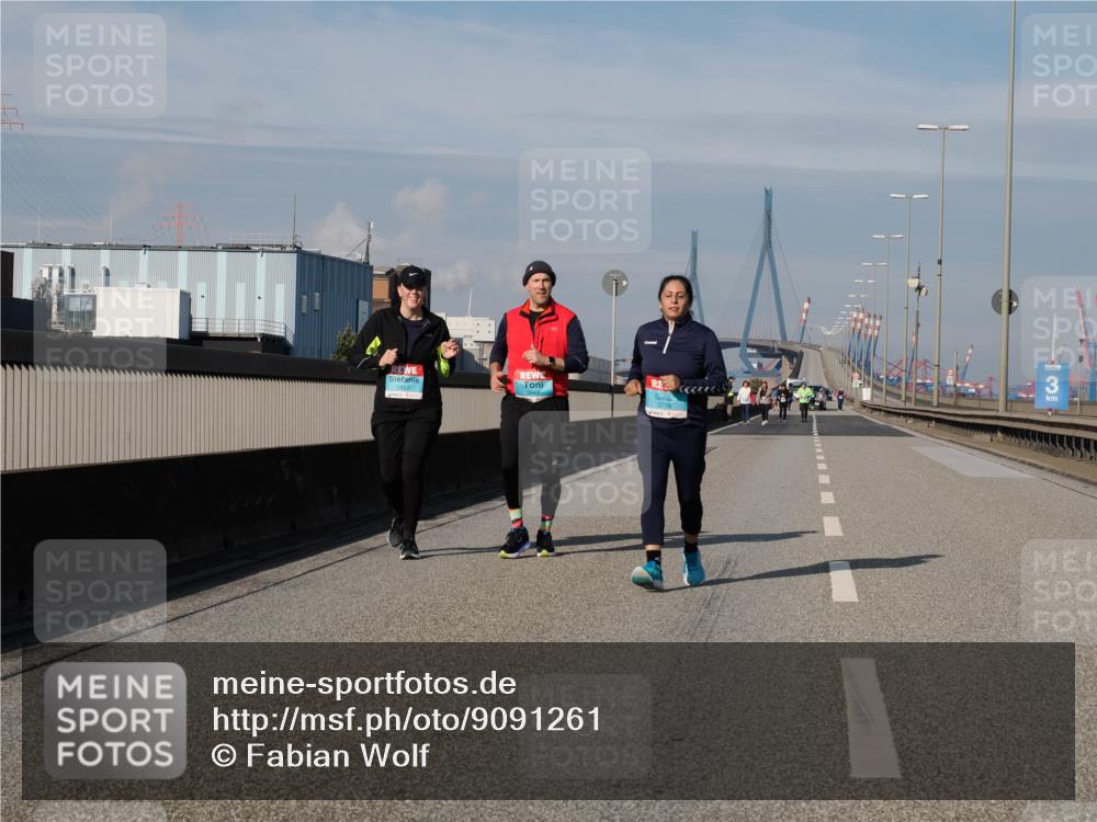 03.10.2025 - Köhlbrandbrückenlauf Fabian Wolf http://msf.ph/oto/9091261 03.10.2025 10:26:59 Position 3  meine-sportfotos.de