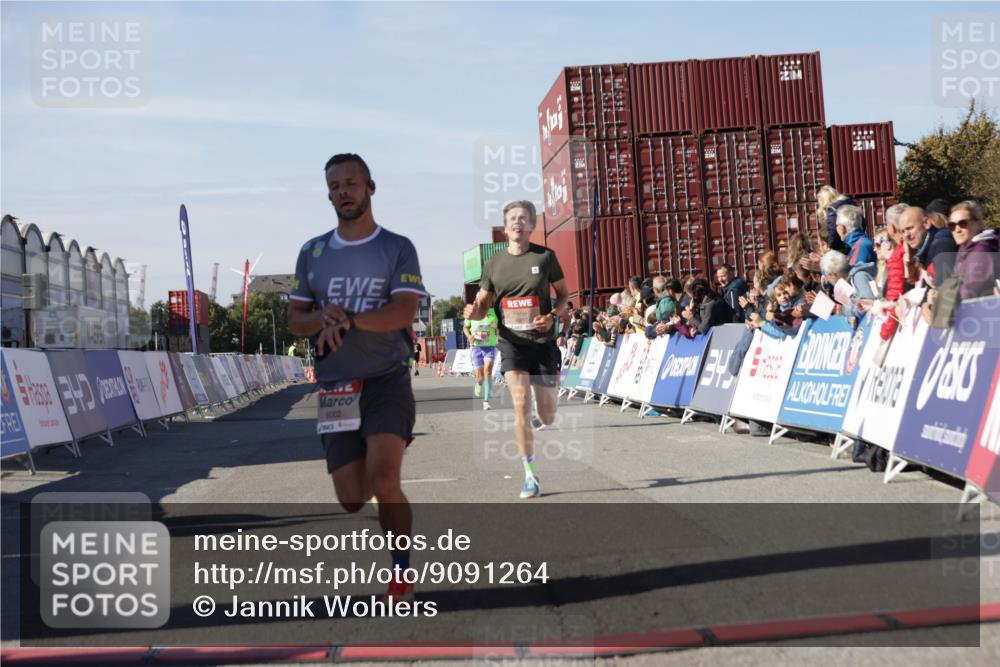03.10.2025 - Köhlbrandbrückenlauf Jannik Wohlers http://msf.ph/oto/9091264 03.10.2025 12:53:57 Ziel 4030, 4088, 5947, 6002, 6085, 6422, 6817 meine-sportfotos.de