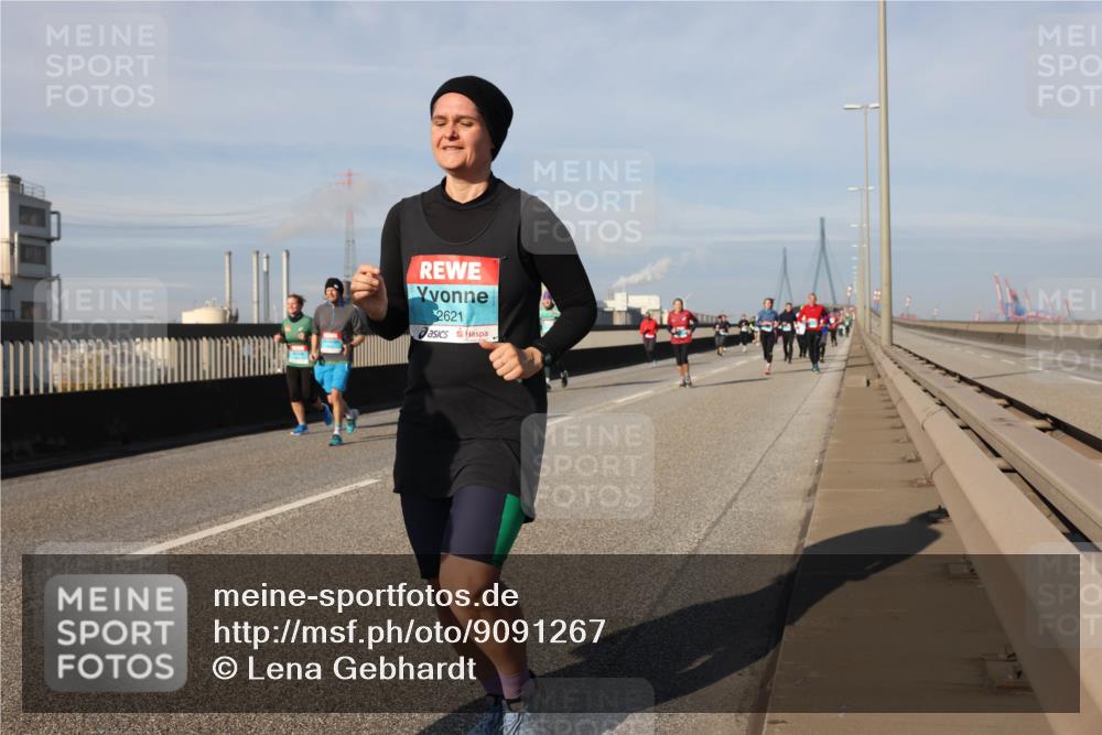 03.10.2025 - Köhlbrandbrückenlauf Lena Gebhardt http://msf.ph/oto/9091267 03.10.2025 10:07:53 Position 2 2621 meine-sportfotos.de