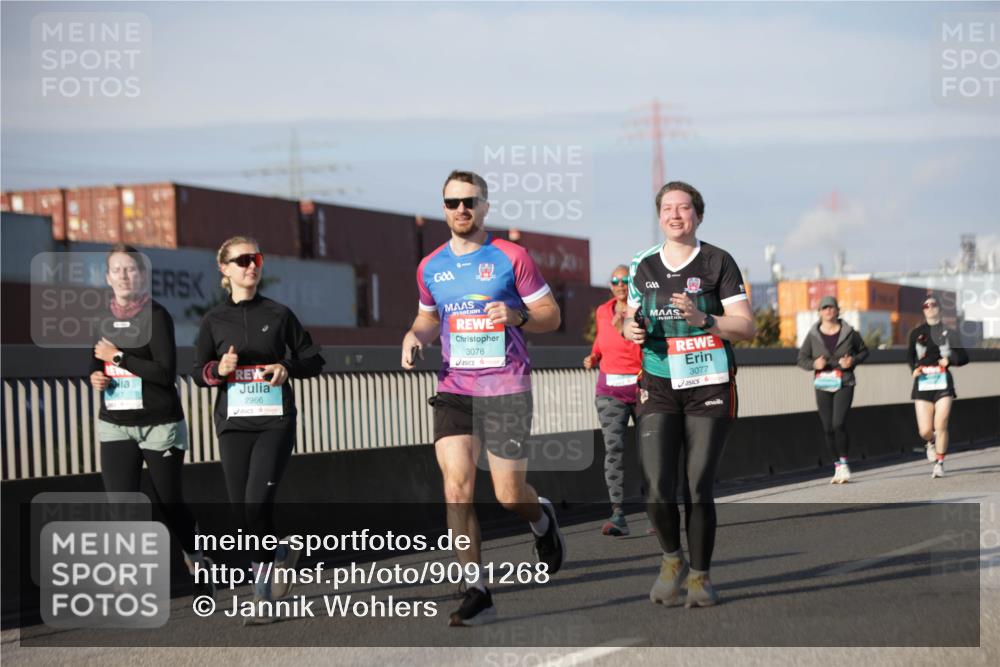 03.10.2025 - Köhlbrandbrückenlauf Jannik Wohlers http://msf.ph/oto/9091268 03.10.2025 10:10:54 Position 3 2966, 3076, 3077 meine-sportfotos.de