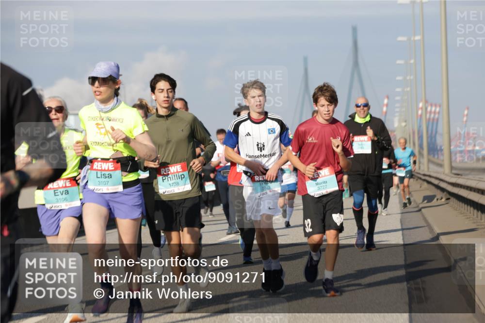 03.10.2025 - Köhlbrandbrückenlauf Jannik Wohlers http://msf.ph/oto/9091271 03.10.2025 09:59:23 Position 3 3107, 3106, 1738, 2878, 3727 meine-sportfotos.de