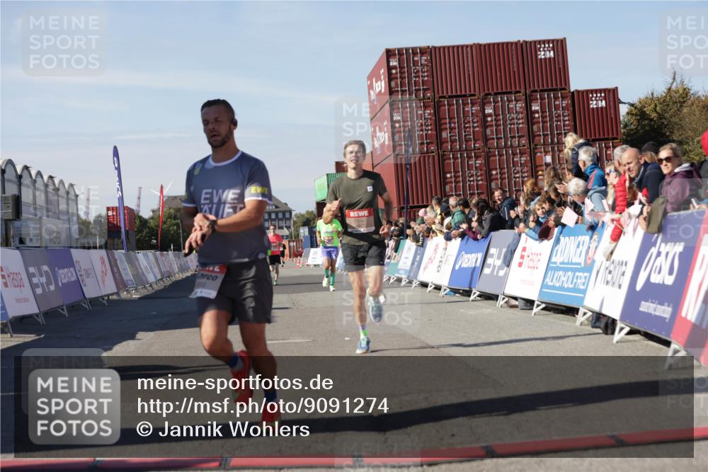 03.10.2025 - Köhlbrandbrückenlauf Jannik Wohlers http://msf.ph/oto/9091274 03.10.2025 12:53:57 Ziel 4030, 4088, 5947, 6002, 6085, 6422, 6817 meine-sportfotos.de