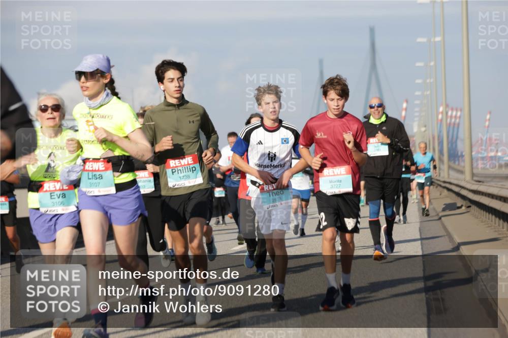 03.10.2025 - Köhlbrandbrückenlauf Jannik Wohlers http://msf.ph/oto/9091280 03.10.2025 09:59:23 Position 3 1614, 3107, 1738, 693, 3106, 2878, 3727 meine-sportfotos.de