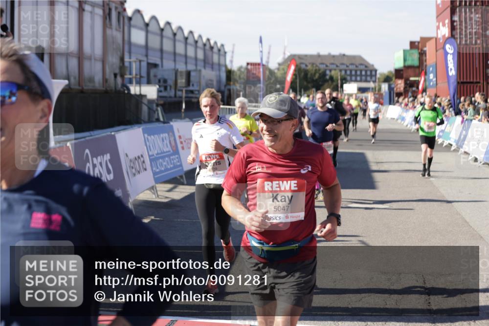 03.10.2025 - Köhlbrandbrückenlauf Jannik Wohlers http://msf.ph/oto/9091281 03.10.2025 13:19:46 Ziel 4376, 4539, 4981, 5047, 5059, 5148, 5647, 5648, 5650, 5704, 5838, 5931, 5975, 6382, 6383, 6509, 6600, 6660, 6730 meine-sportfotos.de