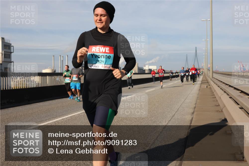 03.10.2025 - Köhlbrandbrückenlauf Lena Gebhardt http://msf.ph/oto/9091283 03.10.2025 10:07:53 Position 2 2621 meine-sportfotos.de