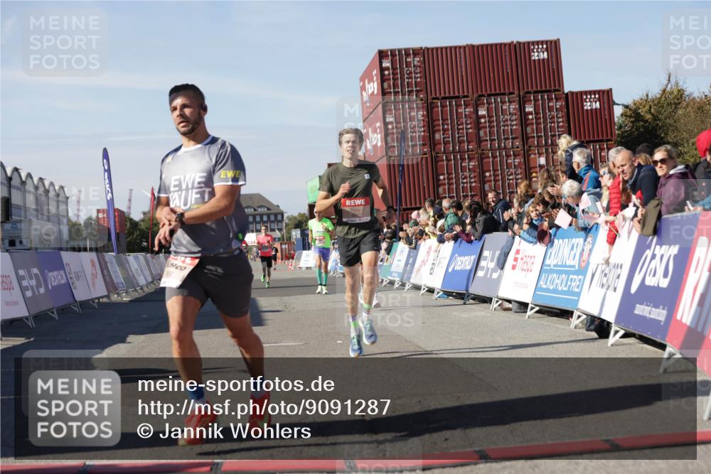03.10.2025 - Köhlbrandbrückenlauf Jannik Wohlers http://msf.ph/oto/9091287 03.10.2025 12:53:57 Ziel 4030, 4088, 5947, 6002, 6085, 6422, 6817 meine-sportfotos.de
