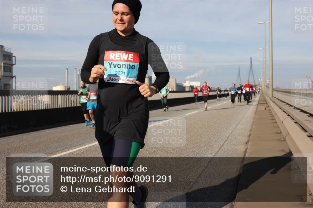 03.10.2025 - Köhlbrandbrückenlauf Lena Gebhardt http://msf.ph/oto/9091291 03.10.2025 10:07:53 Position 2 2621 meine-sportfotos.de