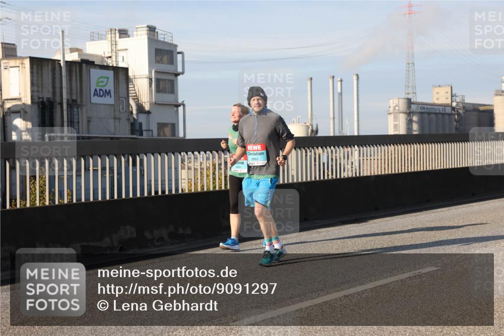 03.10.2025 - Köhlbrandbrückenlauf Lena Gebhardt http://msf.ph/oto/9091297 03.10.2025 10:07:54 Position 2 1, 2863 meine-sportfotos.de