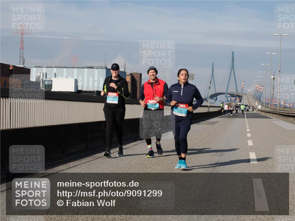 03.10.2025 - Köhlbrandbrückenlauf Fabian Wolf http://msf.ph/oto/9091299 03.10.2025 10:27:00 Position 3 2607, 2643, 3776 meine-sportfotos.de
