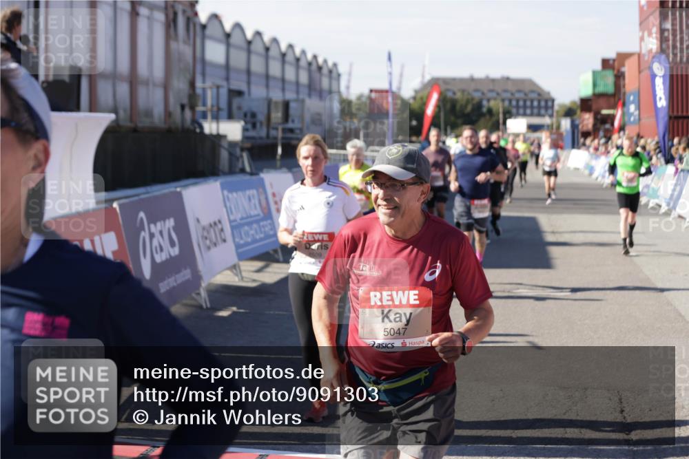 03.10.2025 - Köhlbrandbrückenlauf Jannik Wohlers http://msf.ph/oto/9091303 03.10.2025 13:19:46 Ziel 4376, 4539, 4981, 5047, 5059, 5148, 5647, 5648, 5650, 5704, 5838, 5931, 5975, 6382, 6383, 6509, 6600, 6660, 6730 meine-sportfotos.de