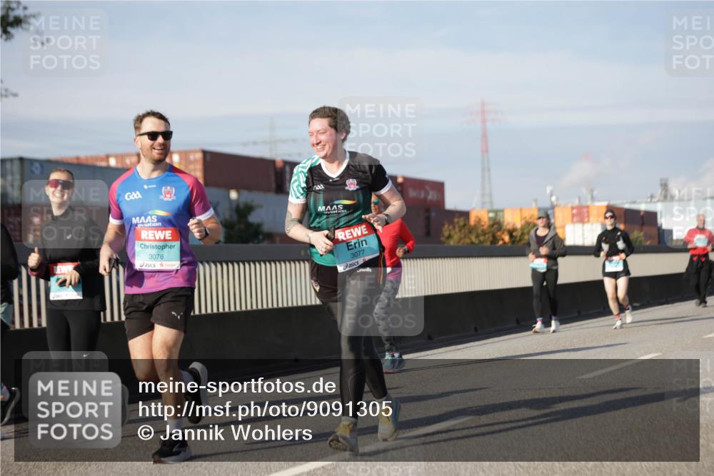 03.10.2025 - Köhlbrandbrückenlauf Jannik Wohlers http://msf.ph/oto/9091305 03.10.2025 10:10:55 Position 3 3076, 3077 meine-sportfotos.de