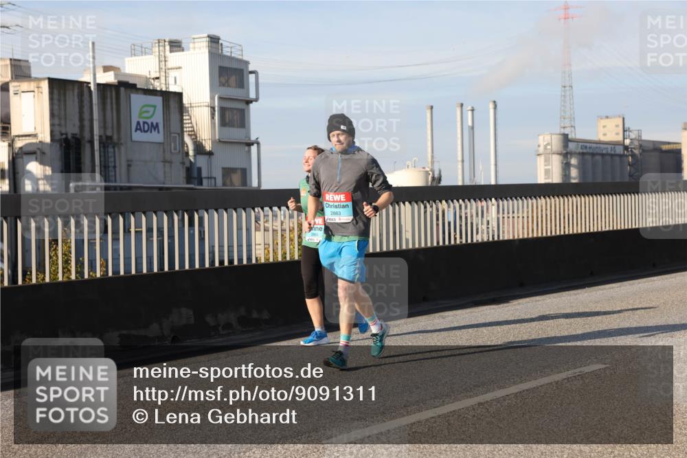 03.10.2025 - Köhlbrandbrückenlauf Lena Gebhardt http://msf.ph/oto/9091311 03.10.2025 10:07:54 Position 2 2863 meine-sportfotos.de