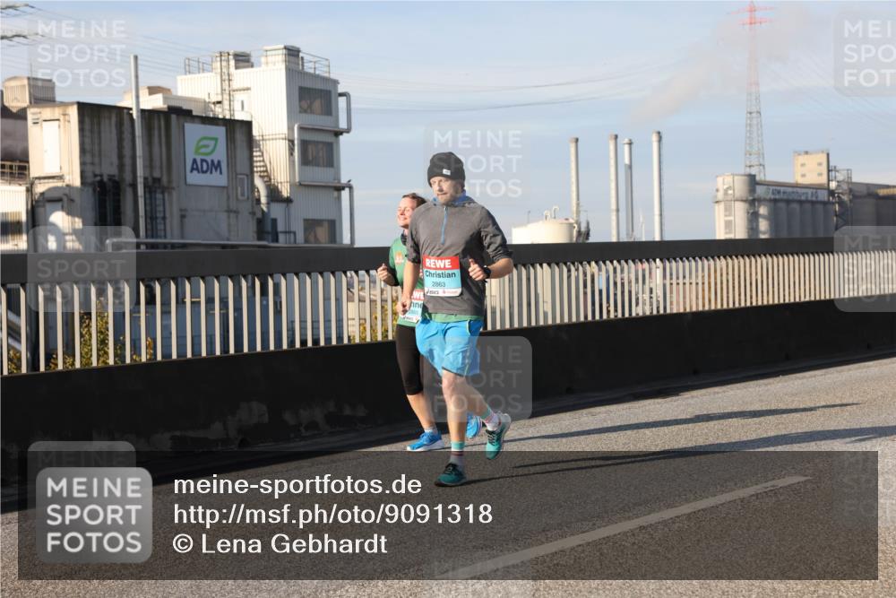 03.10.2025 - Köhlbrandbrückenlauf Lena Gebhardt http://msf.ph/oto/9091318 03.10.2025 10:07:54 Position 2 2863 meine-sportfotos.de