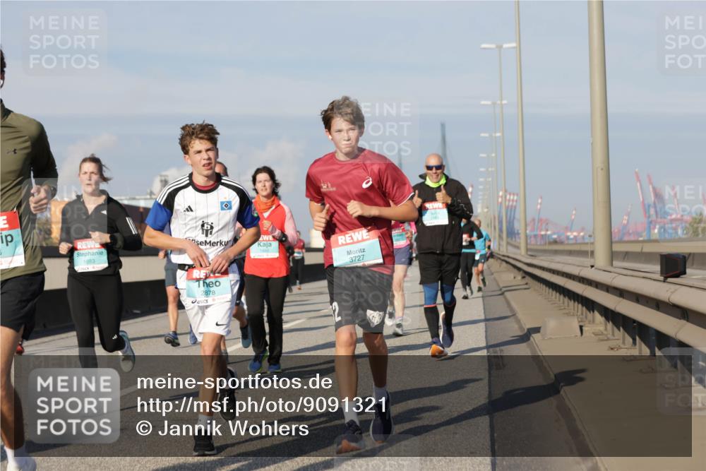 03.10.2025 - Köhlbrandbrückenlauf Jannik Wohlers http://msf.ph/oto/9091321 03.10.2025 09:59:25 Position 3 51, 1480, 1693, 2878, 3727 meine-sportfotos.de