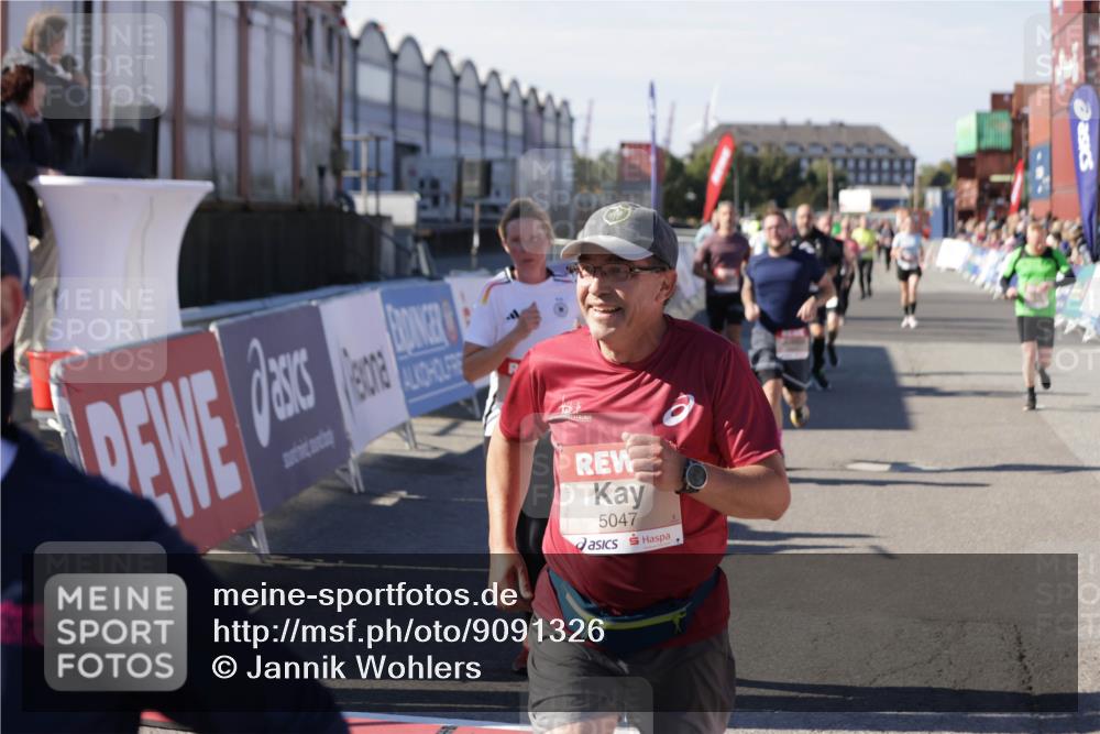 03.10.2025 - Köhlbrandbrückenlauf Jannik Wohlers http://msf.ph/oto/9091326 03.10.2025 13:19:46 Ziel 4376, 4539, 4981, 5047, 5059, 5148, 5647, 5648, 5650, 5704, 5838, 5931, 5975, 6382, 6383, 6509, 6600, 6660, 6730 meine-sportfotos.de
