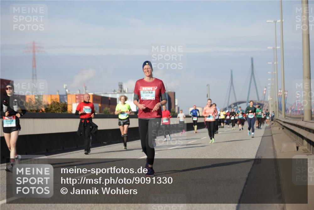 03.10.2025 - Köhlbrandbrückenlauf Jannik Wohlers http://msf.ph/oto/9091330 03.10.2025 10:10:59 Position 3 2536 meine-sportfotos.de