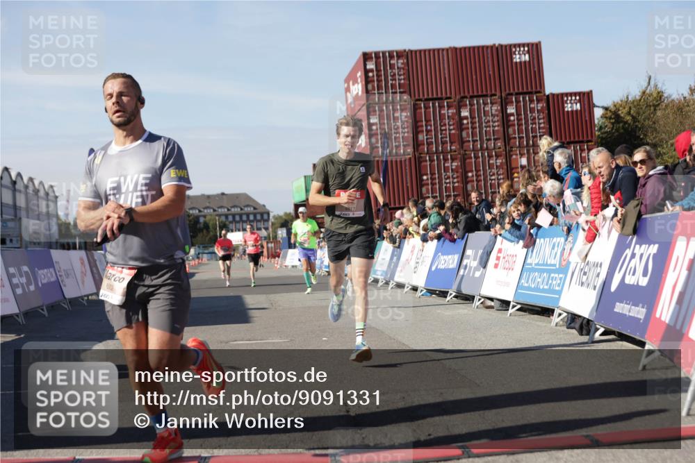 03.10.2025 - Köhlbrandbrückenlauf Jannik Wohlers http://msf.ph/oto/9091331 03.10.2025 12:53:57 Ziel 4030, 4088, 5947, 6002, 6085, 6422, 6817 meine-sportfotos.de