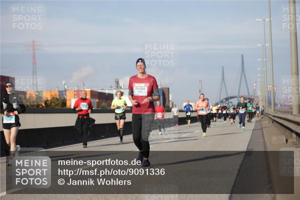03.10.2025 - Köhlbrandbrückenlauf Jannik Wohlers http://msf.ph/oto/9091336 03.10.2025 10:10:59 Position 3 2536 meine-sportfotos.de
