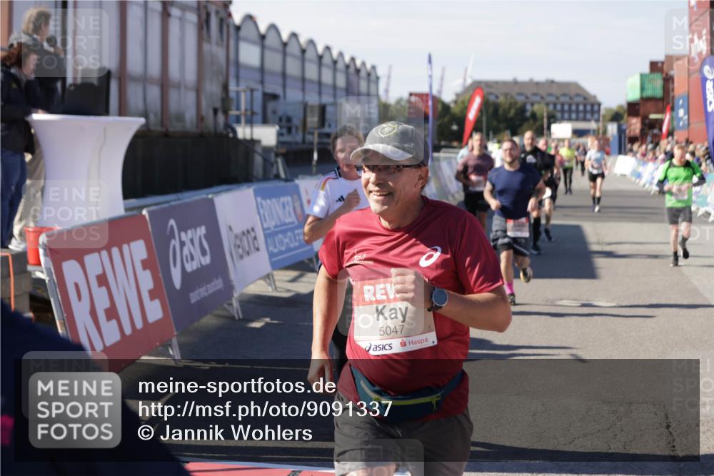 03.10.2025 - Köhlbrandbrückenlauf Jannik Wohlers http://msf.ph/oto/9091337 03.10.2025 13:19:46 Ziel 4376, 4539, 4981, 5047, 5059, 5148, 5647, 5648, 5650, 5704, 5838, 5931, 5975, 6382, 6383, 6509, 6600, 6660, 6730 meine-sportfotos.de