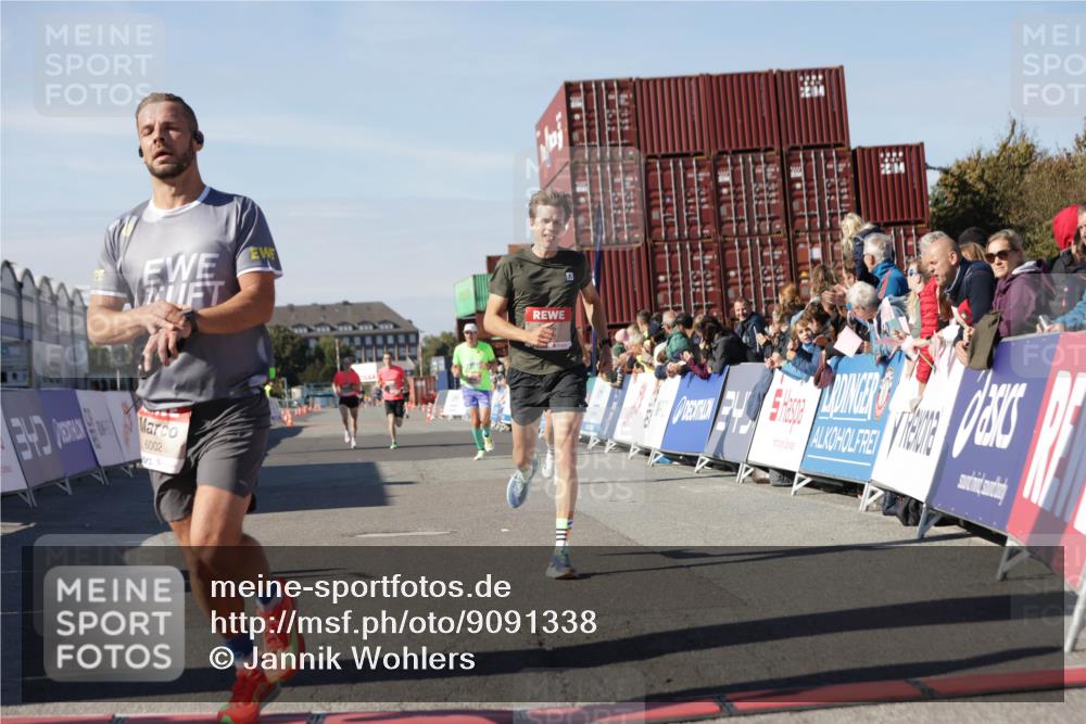 03.10.2025 - Köhlbrandbrückenlauf Jannik Wohlers http://msf.ph/oto/9091338 03.10.2025 12:53:57 Ziel 4030, 4088, 5947, 6002, 6085, 6422, 6817 meine-sportfotos.de