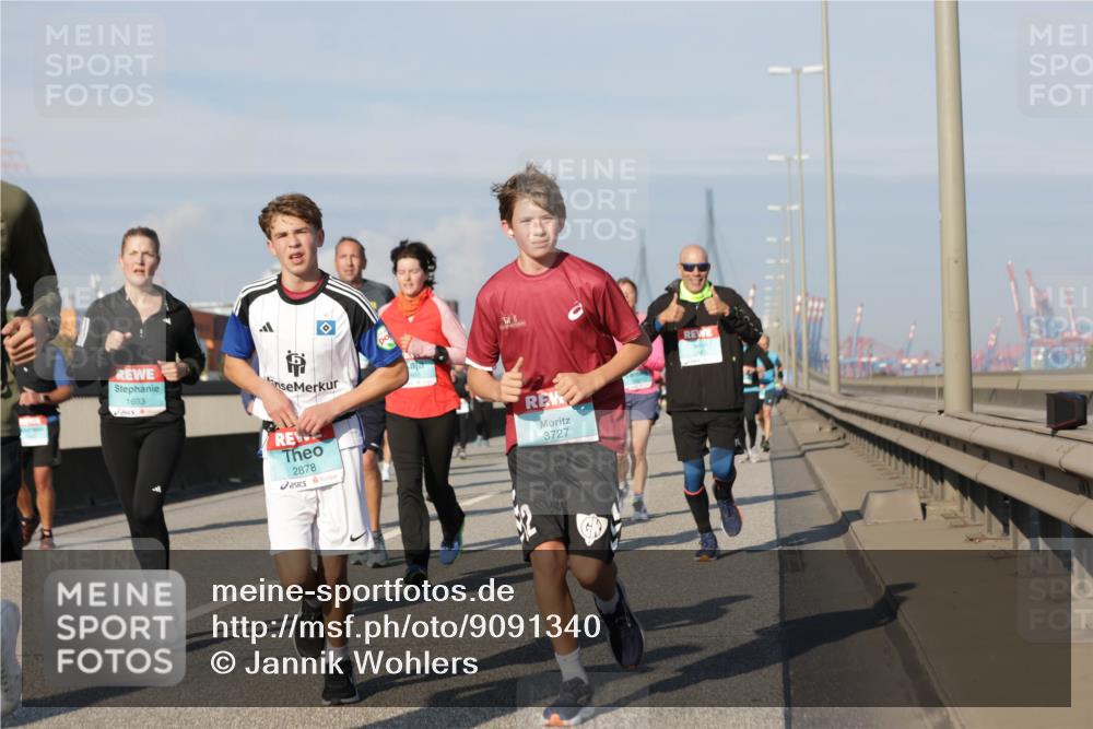 03.10.2025 - Köhlbrandbrückenlauf Jannik Wohlers http://msf.ph/oto/9091340 03.10.2025 09:59:26 Position 3 1693, 2878, 3727 meine-sportfotos.de