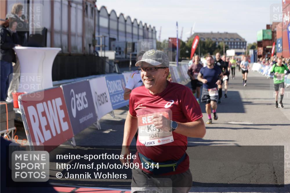 03.10.2025 - Köhlbrandbrückenlauf Jannik Wohlers http://msf.ph/oto/9091344 03.10.2025 13:19:46 Ziel 4376, 4539, 4981, 5047, 5059, 5148, 5647, 5648, 5650, 5704, 5838, 5931, 5975, 6382, 6383, 6509, 6600, 6660, 6730 meine-sportfotos.de