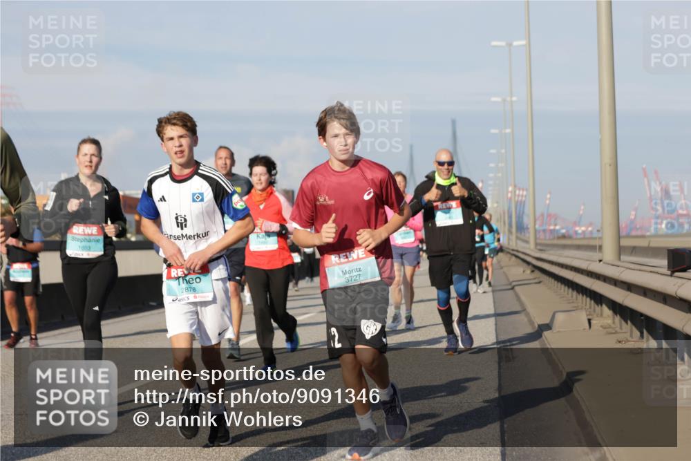 03.10.2025 - Köhlbrandbrückenlauf Jannik Wohlers http://msf.ph/oto/9091346 03.10.2025 09:59:26 Position 3 1693, 2878, 2, 3727 meine-sportfotos.de