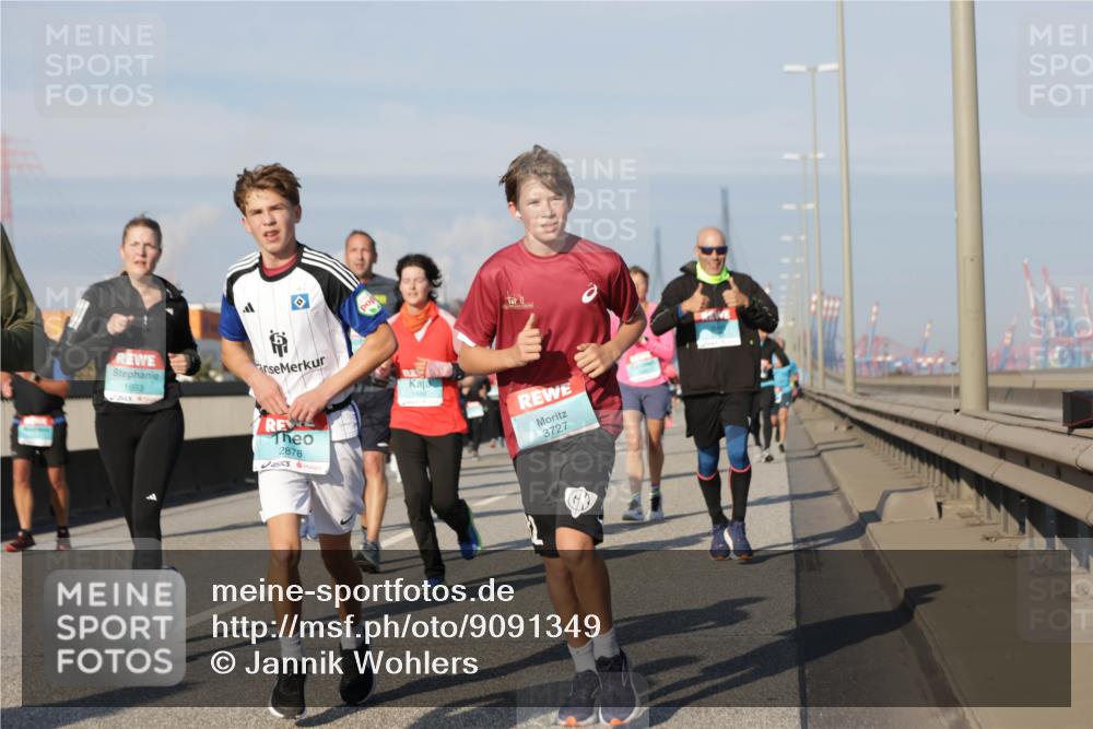 03.10.2025 - Köhlbrandbrückenlauf Jannik Wohlers http://msf.ph/oto/9091349 03.10.2025 09:59:26 Position 3 10, 1693, 2878, 3727 meine-sportfotos.de