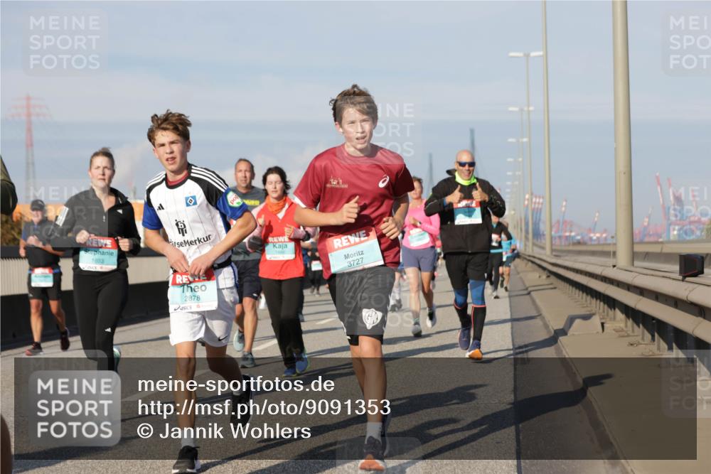 03.10.2025 - Köhlbrandbrückenlauf Jannik Wohlers http://msf.ph/oto/9091353 03.10.2025 09:59:26 Position 3 1693, 2878, 3727 meine-sportfotos.de