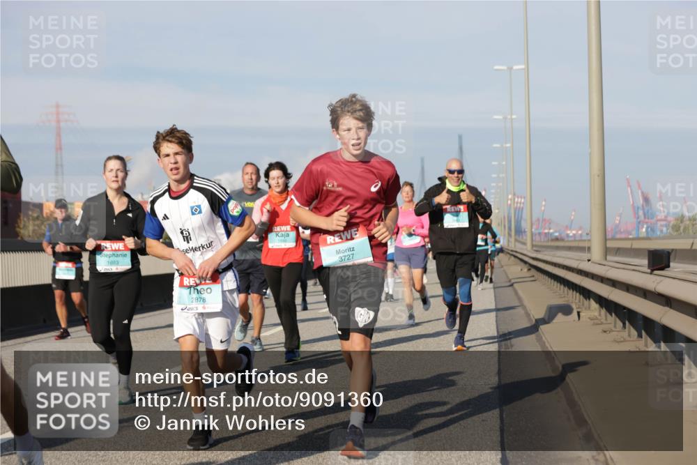 03.10.2025 - Köhlbrandbrückenlauf Jannik Wohlers http://msf.ph/oto/9091360 03.10.2025 09:59:26 Position 3 1693, 2878, 3727 meine-sportfotos.de