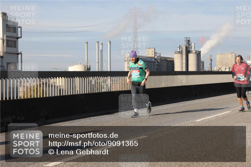 03.10.2025 - Köhlbrandbrückenlauf Lena Gebhardt http://msf.ph/oto/9091365 03.10.2025 10:07:56 Position 2 2864 meine-sportfotos.de