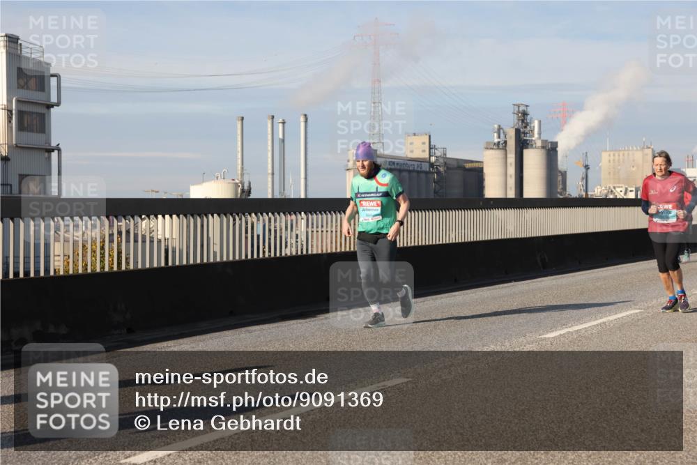 03.10.2025 - Köhlbrandbrückenlauf Lena Gebhardt http://msf.ph/oto/9091369 03.10.2025 10:07:56 Position 2  meine-sportfotos.de