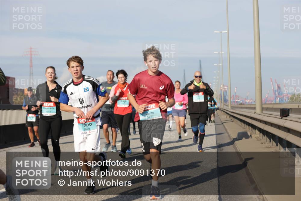 03.10.2025 - Köhlbrandbrückenlauf Jannik Wohlers http://msf.ph/oto/9091370 03.10.2025 09:59:26 Position 3 1693, 2878, 1480, 3727 meine-sportfotos.de