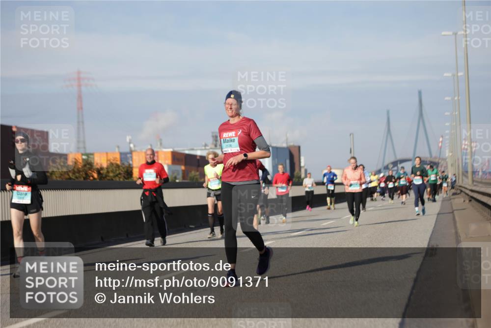 03.10.2025 - Köhlbrandbrückenlauf Jannik Wohlers http://msf.ph/oto/9091371 03.10.2025 10:10:59 Position 3 2536 meine-sportfotos.de