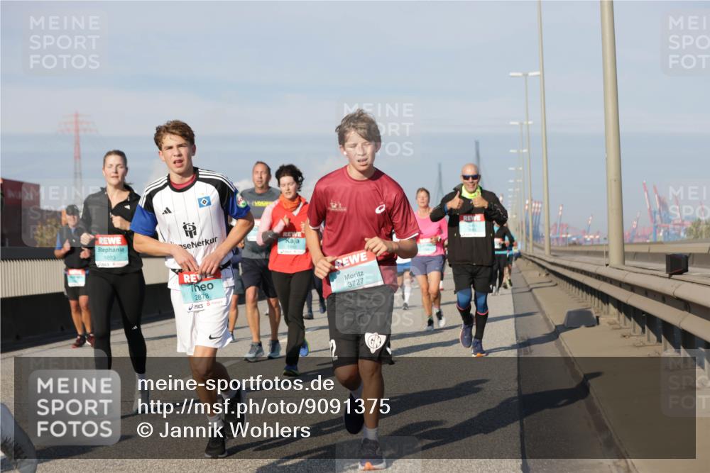 03.10.2025 - Köhlbrandbrückenlauf Jannik Wohlers http://msf.ph/oto/9091375 03.10.2025 09:59:26 Position 3 1693, 2878, 1480, 3727 meine-sportfotos.de