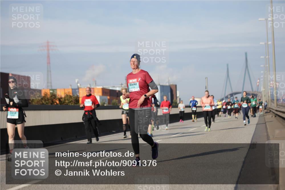 03.10.2025 - Köhlbrandbrückenlauf Jannik Wohlers http://msf.ph/oto/9091376 03.10.2025 10:10:59 Position 3 2536 meine-sportfotos.de