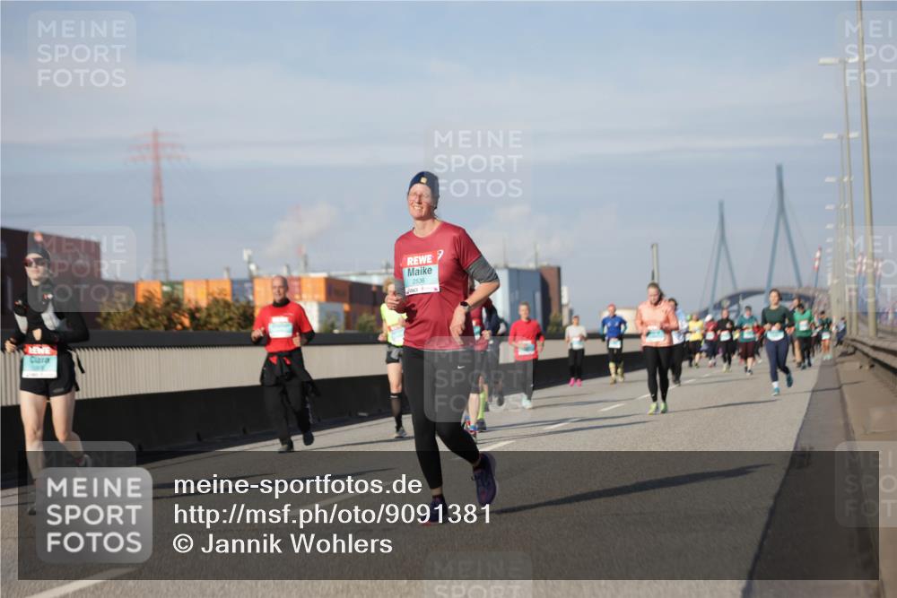 03.10.2025 - Köhlbrandbrückenlauf Jannik Wohlers http://msf.ph/oto/9091381 03.10.2025 10:10:59 Position 3 2536 meine-sportfotos.de